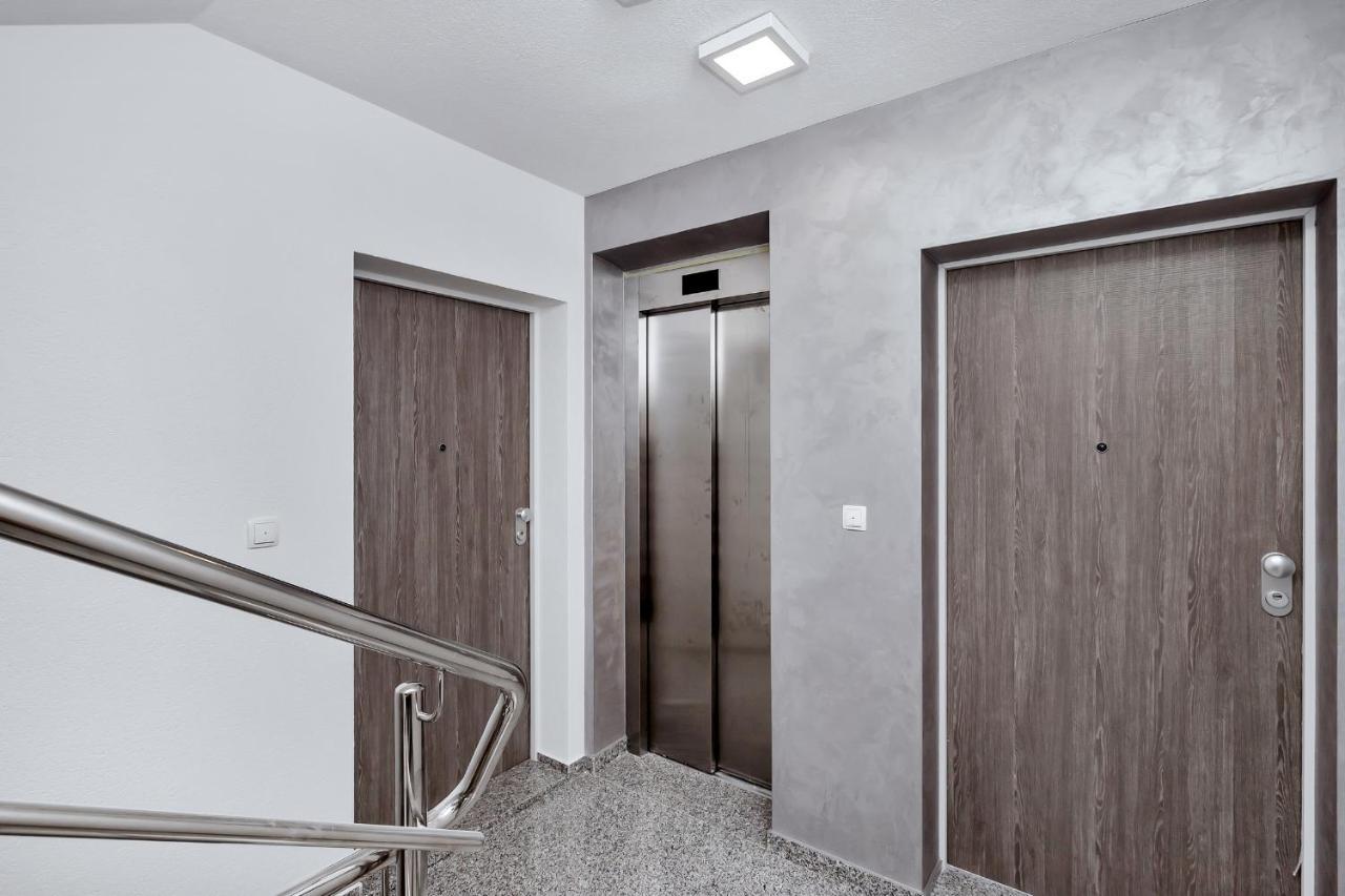 Luxury Apartment Macola Free Beach Parking 마카르스카 외부 사진