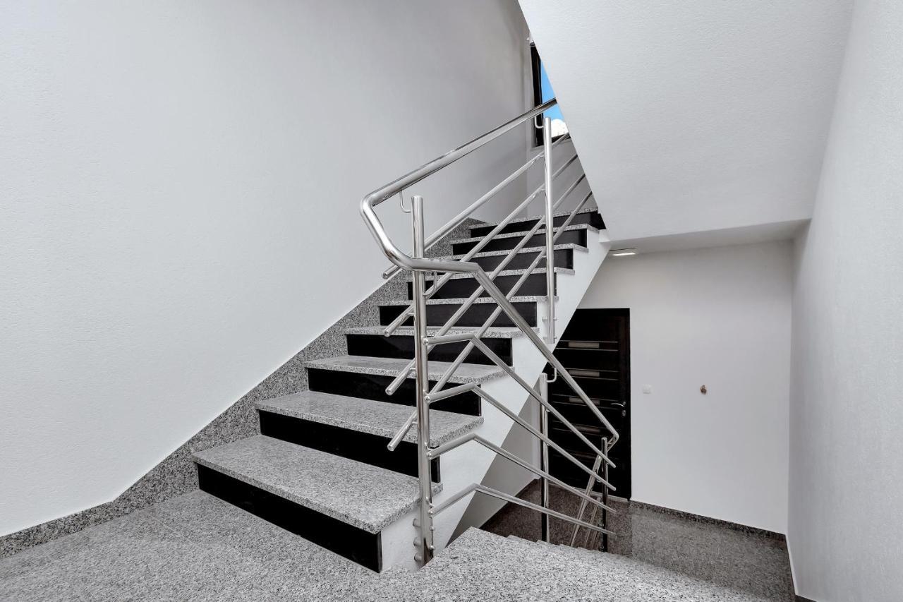 Luxury Apartment Macola Free Beach Parking 마카르스카 외부 사진